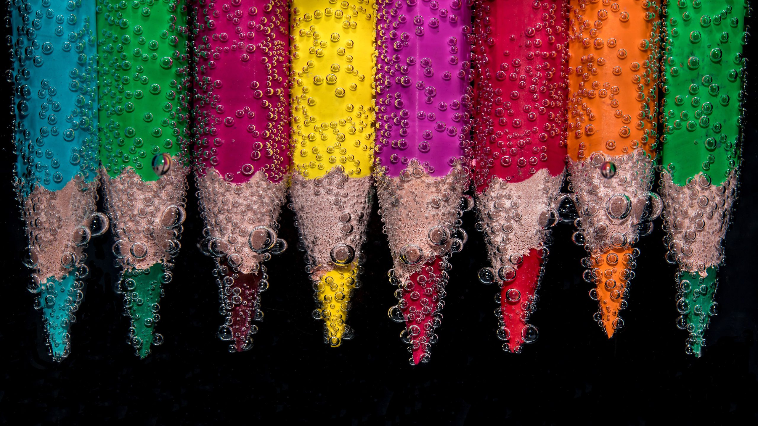 مداد رنگی و حباب