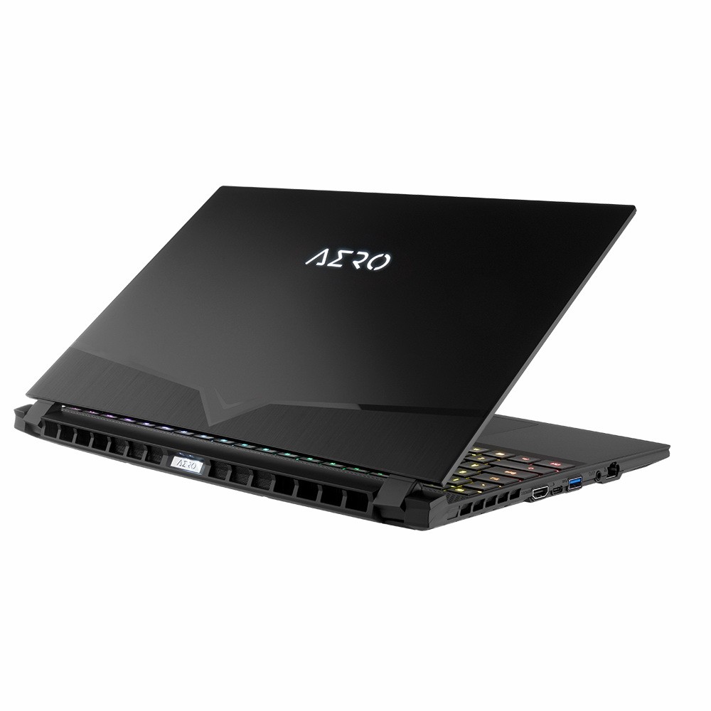 لپ تاپ AERO 15 OLED موفق به دریافت جایزه Red Dot Design