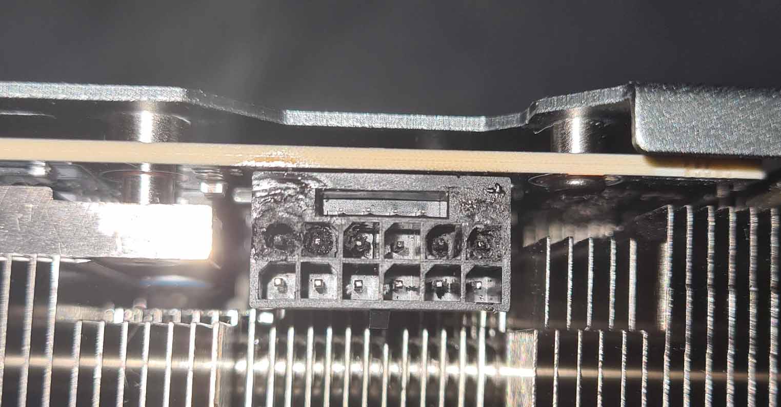 ذوب شدن کانکتور 16 پین 12VHPWR کارت گرافیک RTX 4090