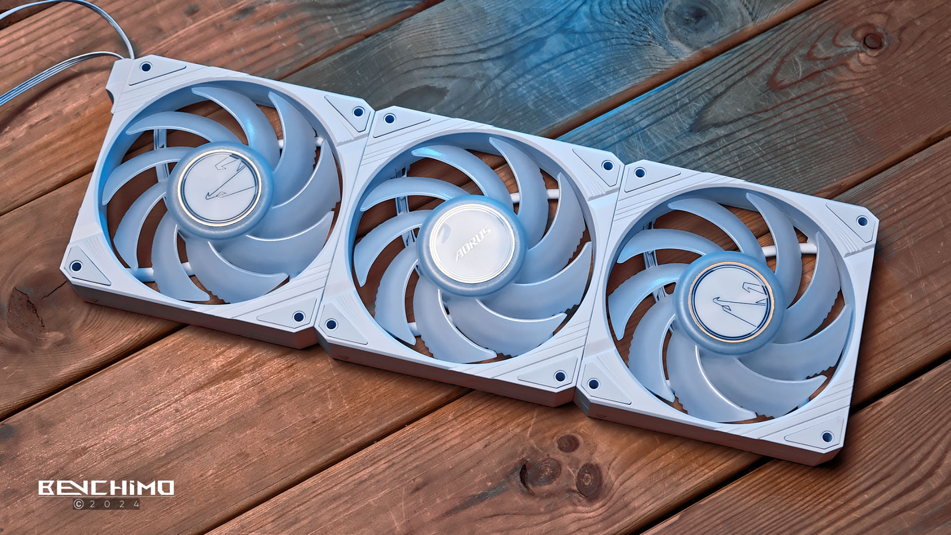 فن خنک‌کننده مایع پردازنده AORUS WATERFORCE X II 360 ICE گیگابایت