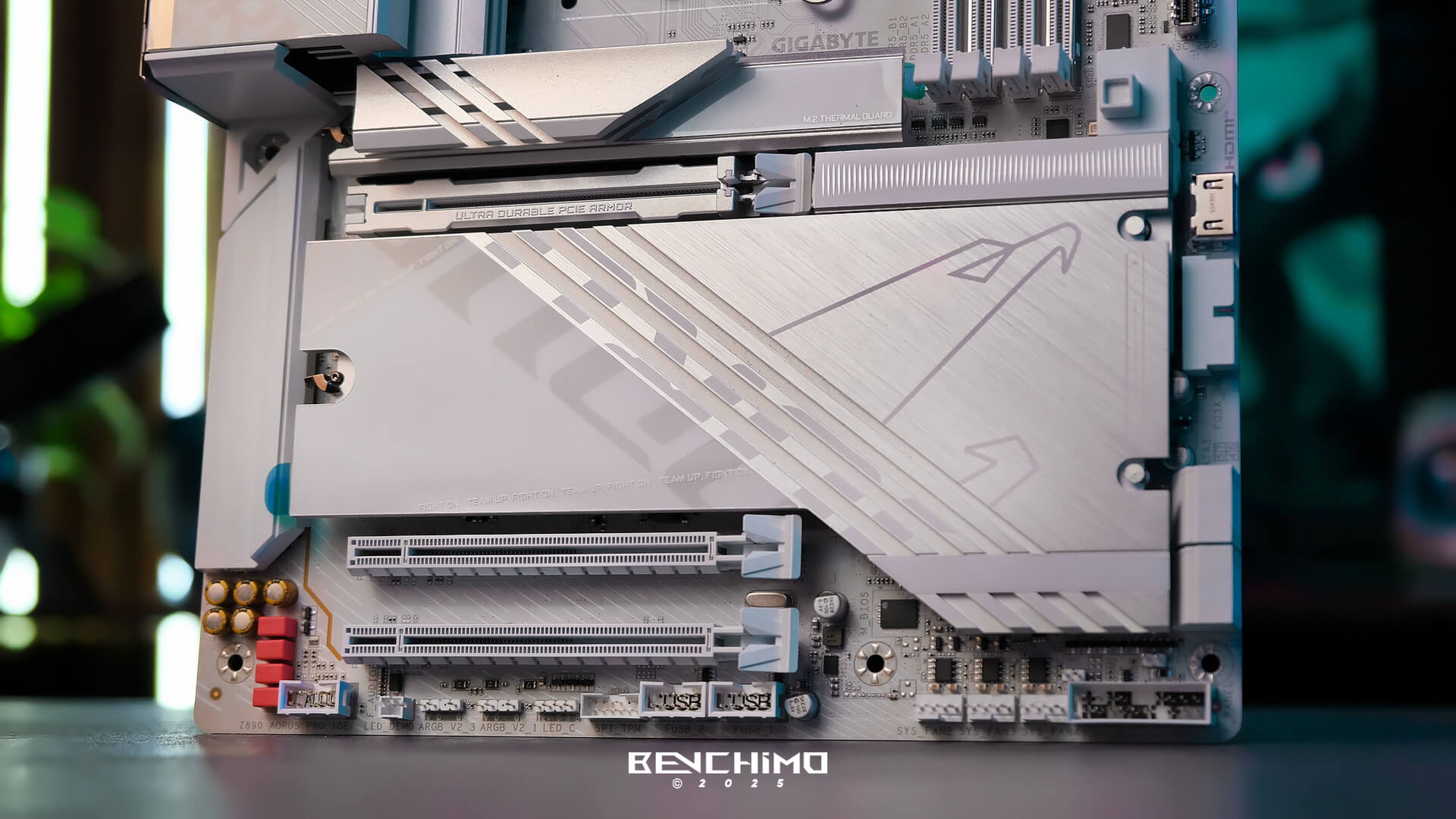 درگاه M.2 مادربرد Z890 AORUS Pro Ice