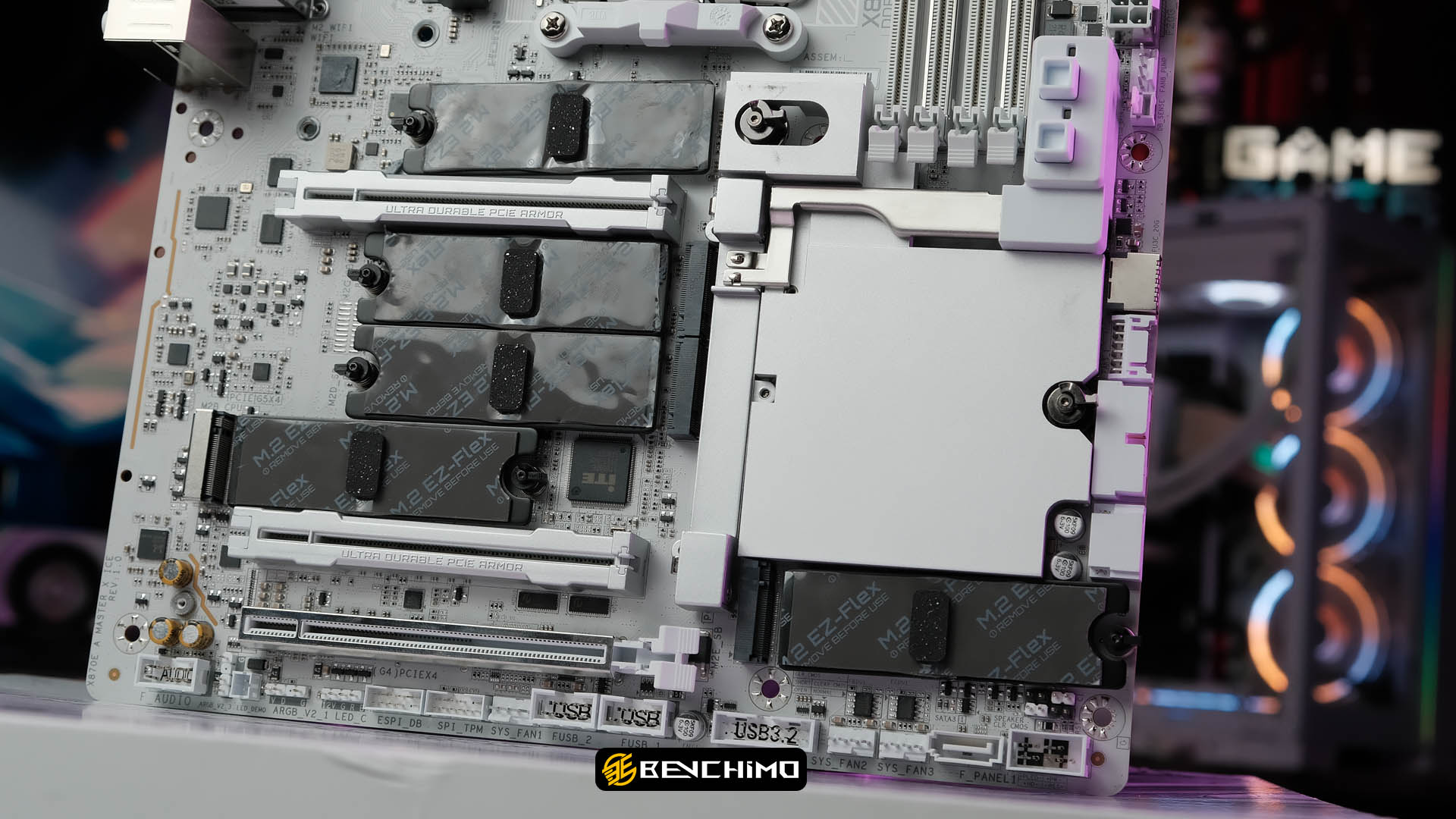 درگاه M.2 مادربرد X870E AORUS MASTER X3D ICE گیگابایت