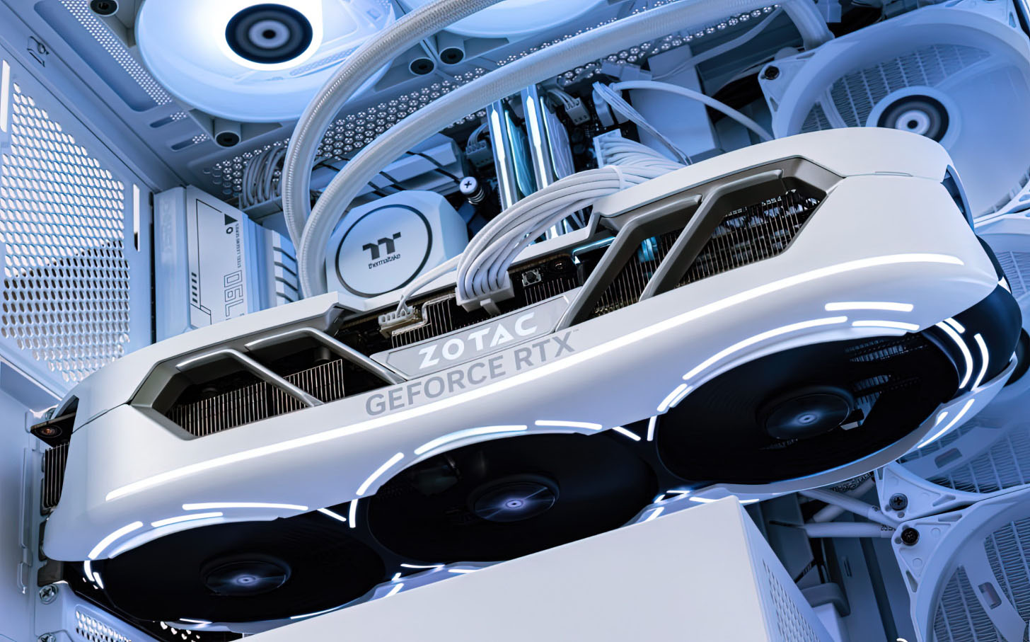 پرچمدار ZOTAC با نام RTX 4090 PGF یک هیولای واقعی !